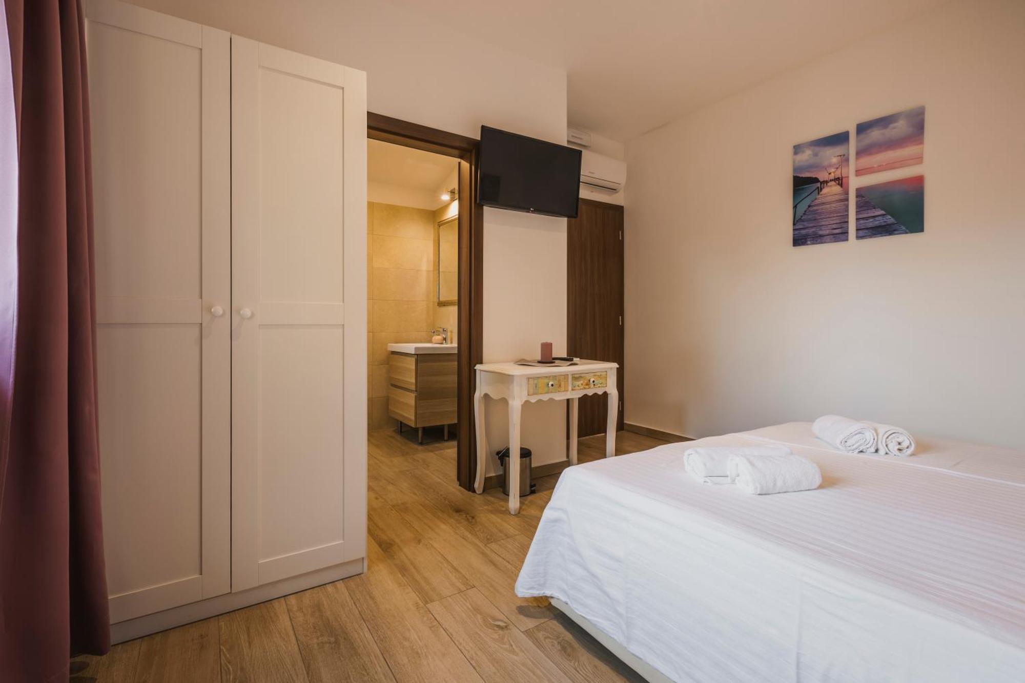 Rooms With Breakfast Near Porec Nova Vas  エクステリア 写真