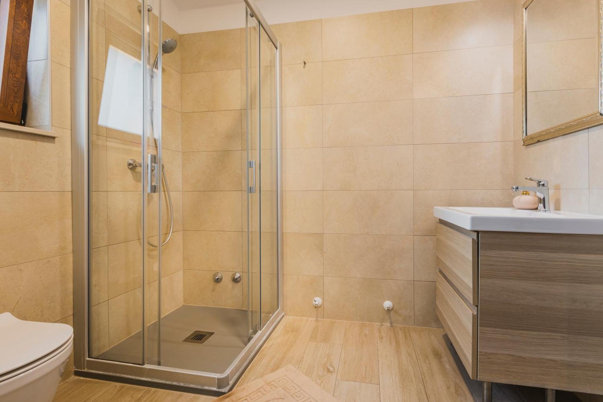 Rooms With Breakfast Near Porec Nova Vas  エクステリア 写真